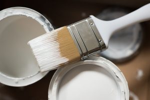 Guide : tutoriel peinture intérieur – murs, plafonds, portes