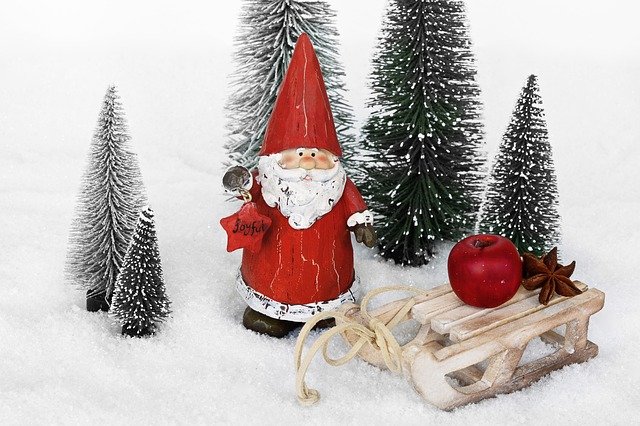 Comment fabriquer un sapin de Noël en papier, en bois ou en carton ?