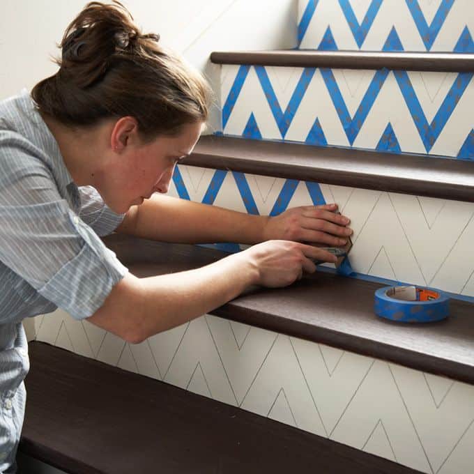 Comment customiser ses escaliers avec du Masking tape? BricoEtVous