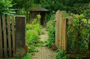 Comment réaliser un abri de jardin?