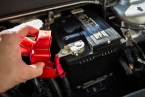 Comment changer une batterie de voiture?