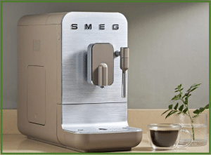 Gagnez 1 machine à café SMEG 719€ ☕