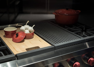 Dégraisser les plaques de cuisson