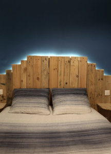 tête de lit avec LED intégrée