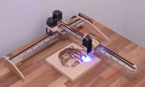 Gravure manuelle et pyrogravure douce